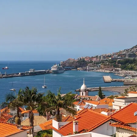 Вилла Ourmadeira - Old Town Villa, Downtown *