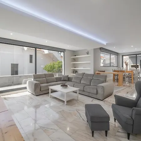 Villa Ourmadeira - Old Town Villa, Downtown